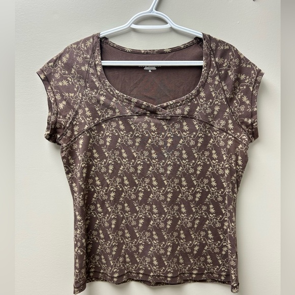 Royal Robbin’s Brown and Tan Patterned T-Shirt - Picture 1 of 3